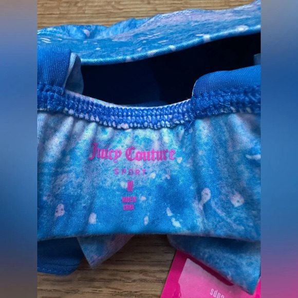 Juicy Couture NWT Twist back removable pads vneck sports bra Aurora Print sz M - Picture 4 of 12